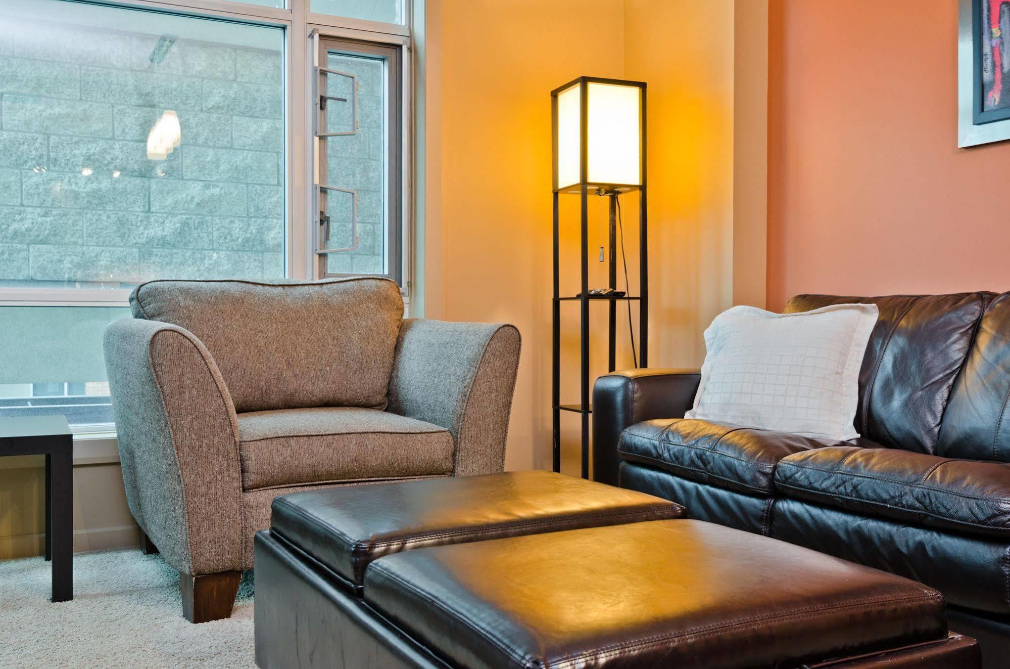 O Suites Vetro Sasso Hotel Calgary