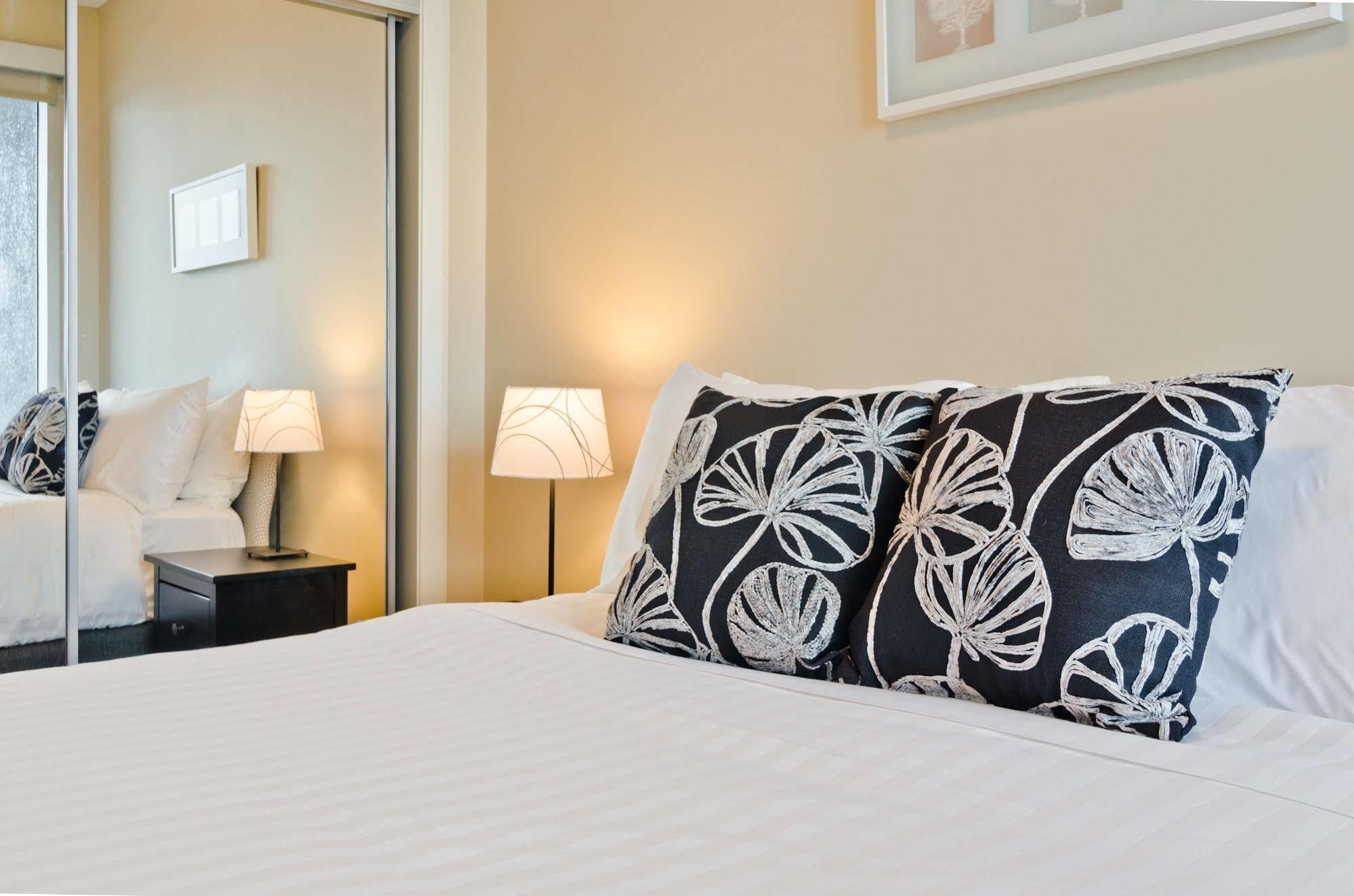 Hotel O Suites Vetro Sasso Calgary